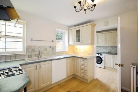 4 bedroom Property to let in Sandygate Grange Drive, S10 5NW
