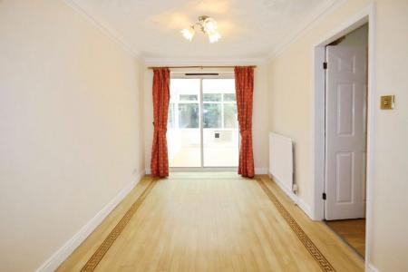 4 bedroom Property to let in Sandygate Grange Drive, S10 5NW
