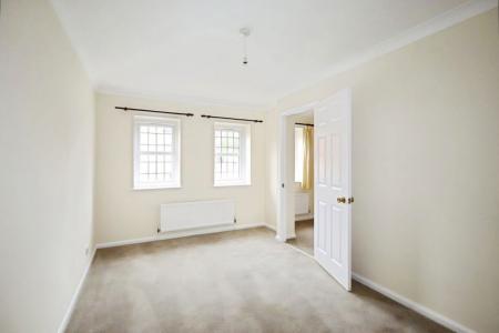 4 bedroom Property to let in Sandygate Grange Drive, S10 5NW