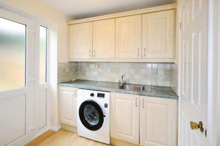 4 bedroom Property to let in Sandygate Grange Drive, S10 5NW