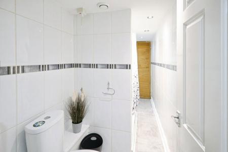 1 bedroom Property to let in Cliffe View Road