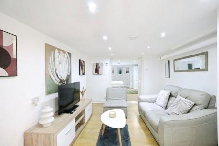1 bedroom Property to let in Cliffe View Road