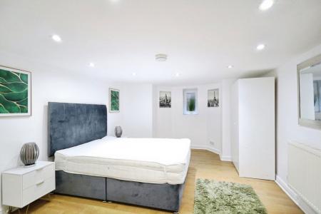 1 bedroom Property to let in Cliffe View Road