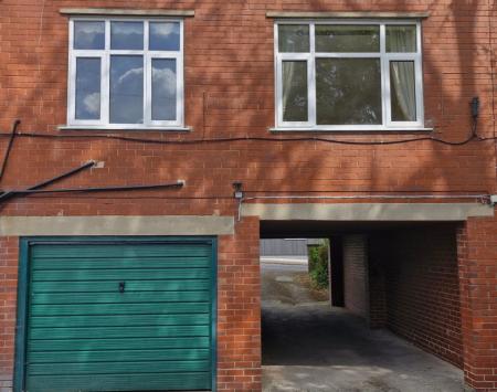 2 bedroom Flat for sale in Carter Knowle Road, Sheffield, S7