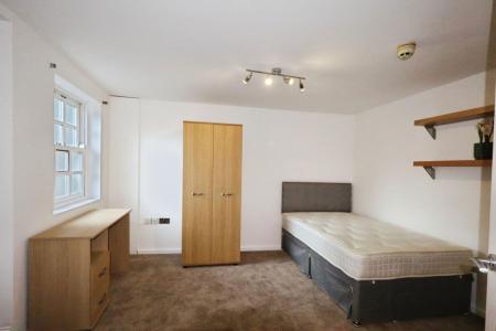 0 bedroom Studio flat to let in Glossop Road