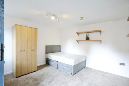 0 bedroom Studio flat to let in Glossop Road