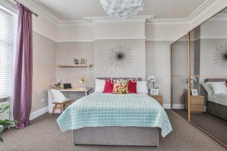 Sale Hill, S10 5BX