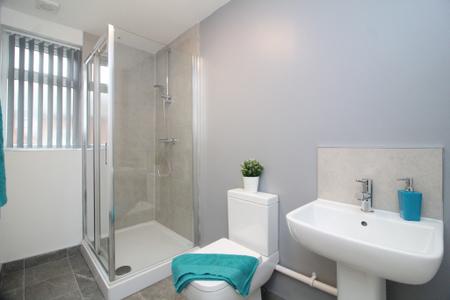 6 bedroom Terraced House for sale in Thompson Road, S11