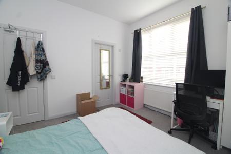 5 bedroom Detached house for sale in Violet Bank Road