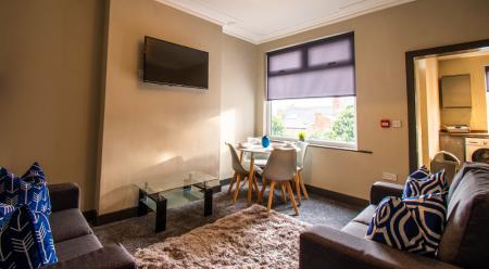 5 bedroom Semi-detached house for sale in Vivian Road, Sheffield, S5