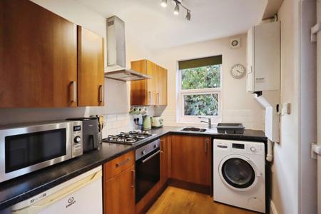 1 bedroom Property to let in Hunter`s Bar, S11