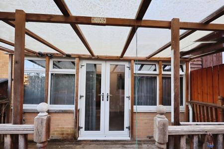1 bedroom Studio flat to let in Langsett Grove, S6