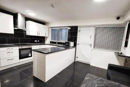 1 bedroom Studio flat to let in Langsett Grove, S6