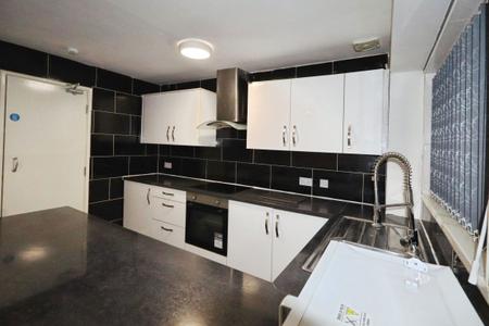 1 bedroom Studio flat to let in Langsett Grove, S6