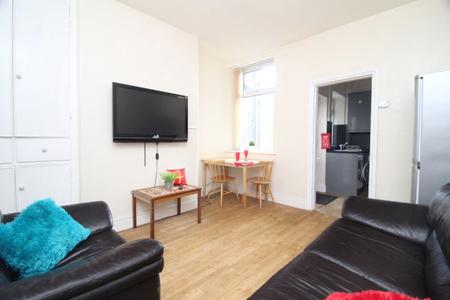 5 bedroom Property to let in Brighton Terrace Road, S10 1NU