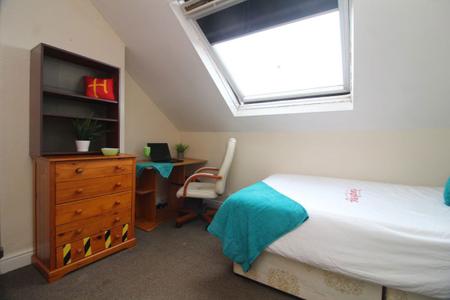 5 bedroom Property to let in Brighton Terrace Road, S10 1NU