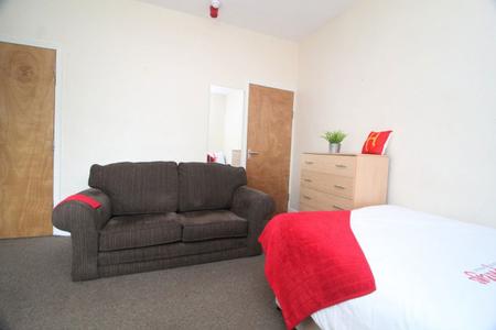 5 bedroom Property to let in Brighton Terrace Road, S10 1NU