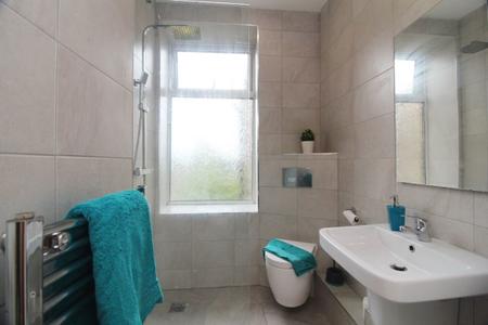 5 bedroom Property to let in Brighton Terrace Road, S10 1NU