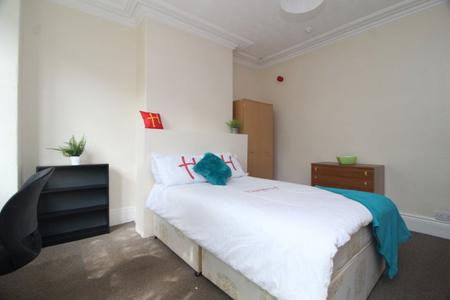 5 bedroom Property to let in Brighton Terrace Road, S10 1NU