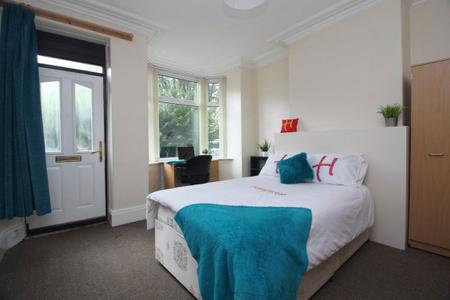 5 bedroom Property to let in Brighton Terrace Road, S10 1NU