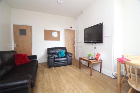 5 bedroom Property to let in Brighton Terrace Road, S10 1NU