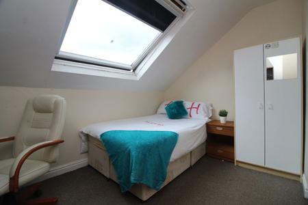 5 bedroom Property to let in Brighton Terrace Road, S10 1NU