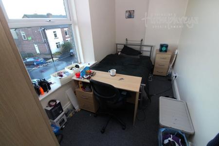4 bedroom Property to let in Flat 3, 21 Pickmere Road, S10