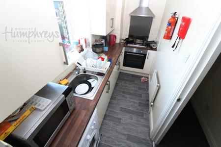 4 bedroom Property to let in Flat 3, 21 Pickmere Road, S10