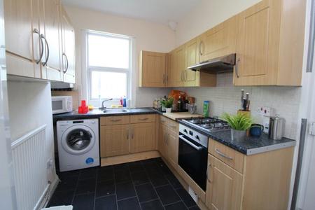 5 bedroom Property to let in Harcourt Road, S10