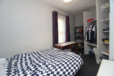 5 bedroom Property to let in Heavygate Road, S10 1PE