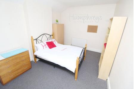 4 bedroom Property to let in Steade Road - S7 - Ensuite