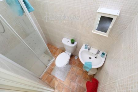 4 bedroom Property to let in Steade Road - S7 - Ensuite