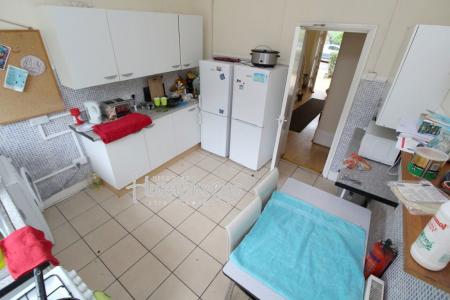 4 bedroom Property to let in Steade Road - S7 - Ensuite