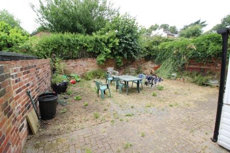 4 bedroom Property to let in Steade Road - S7 - Ensuite