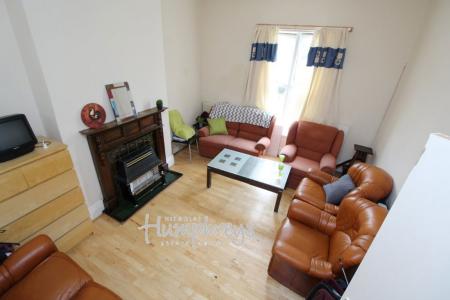 4 bedroom Property to let in Steade Road - S7 - Ensuite