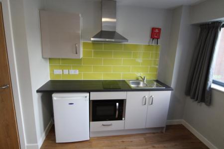 1 bedroom Studio flat to let in S1 - Queen Street - Available NOW