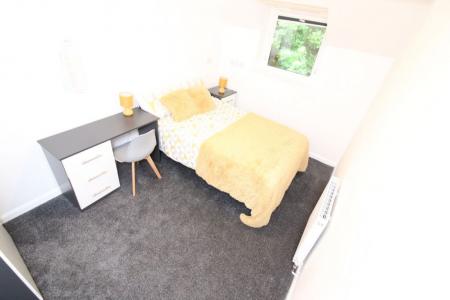 4 bedroom Property to let in 4 Bedroom House, Norfolk Park Road, Bill inc