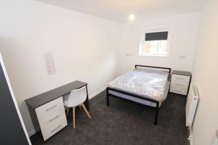 4 bedroom Property to let in 4 Bedroom House, Norfolk Park Road, Bill inc