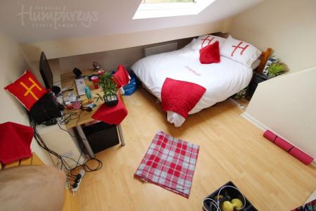 1 bedroom Property to let in Pomona Street, S11 - 8am - 8pm Viewings