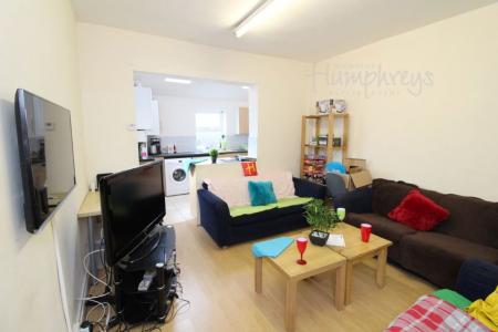 1 bedroom Property to let in Pomona Street, S11 - 8am - 8pm Viewings