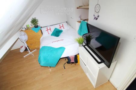 1 bedroom Property to let in Pomona Street, S11 - 8am - 8pm Viewings