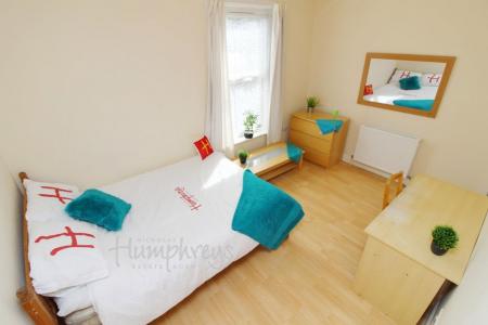 1 bedroom Property to let in Pomona Street, S11 - 8am - 8pm Viewings