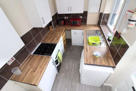 3 bedroom Property to let in S2 - Queens Road - bills included