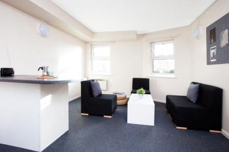 6 bedroom Property to let in 6 Bed Appartment - Leadmil Point - No fees