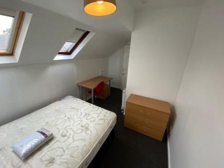 5 bedroom Property to let in S2 - Clarke Square - July 20256