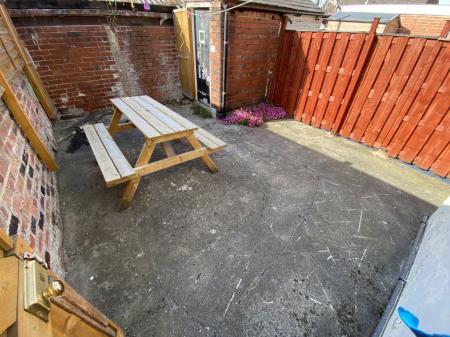 1 bedroom Property to let in S2 - Clarke Square - July 20256