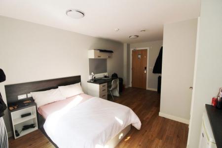 1 bedroom Studio flat to let in S1 - Queen Street - Available April 2026