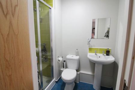 1 bedroom Studio flat to let in S1 - Queen Street - Available April 2026