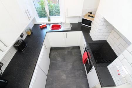 S2 - LONDON ROAD - 4 bed Flat. July 2026