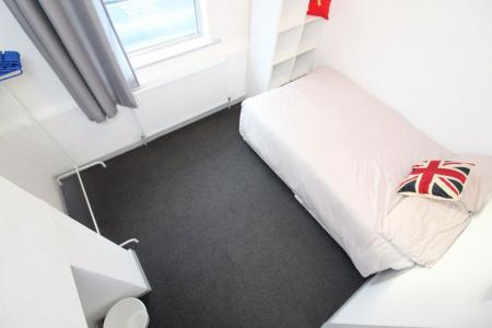 4 bedroom Property to let in S2 - LONDON ROAD - 4 bed Flat. July 2026